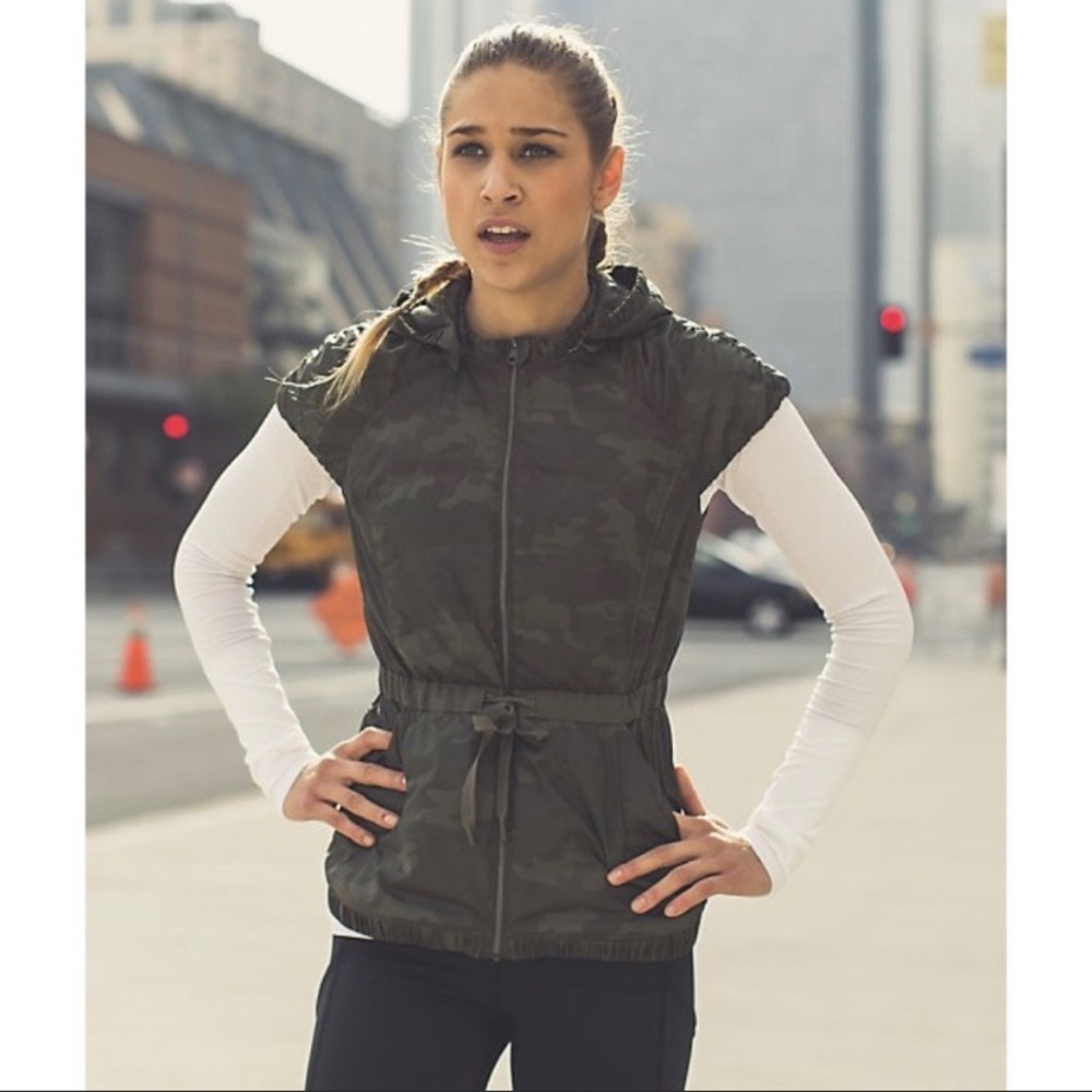 Lululemon Spring Fling Down Camo Vest